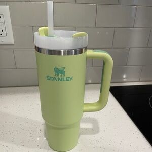 Stanley 30 oz Quencher H2.0 Flowstate Tumbler